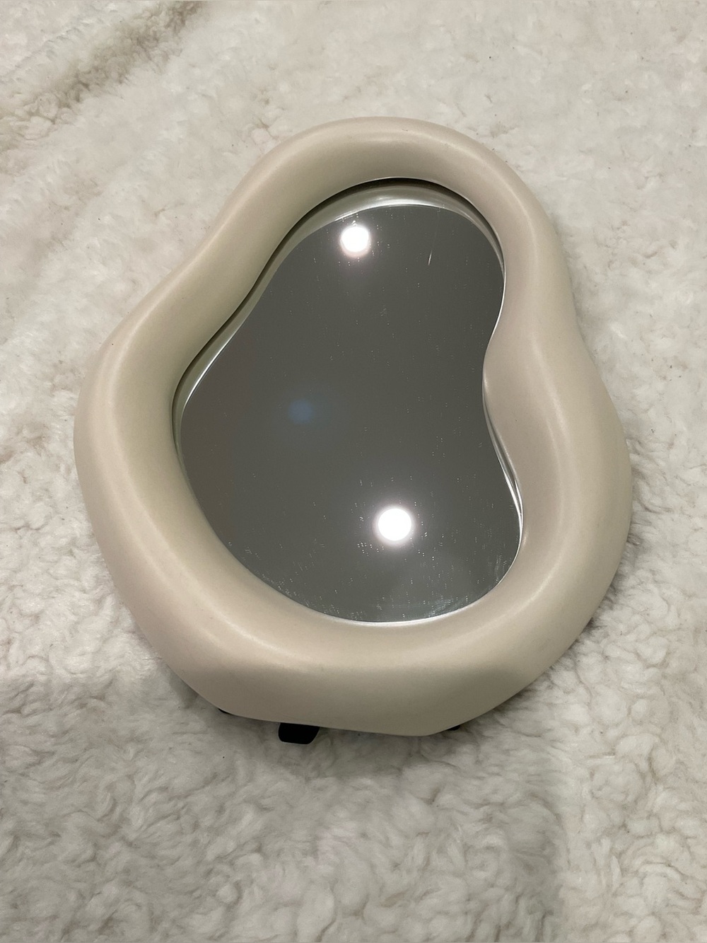 Beige Organic-Shaped Accent Mirror - Unbranded